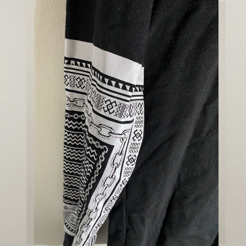Forever 21 graphic Crewneck sweater